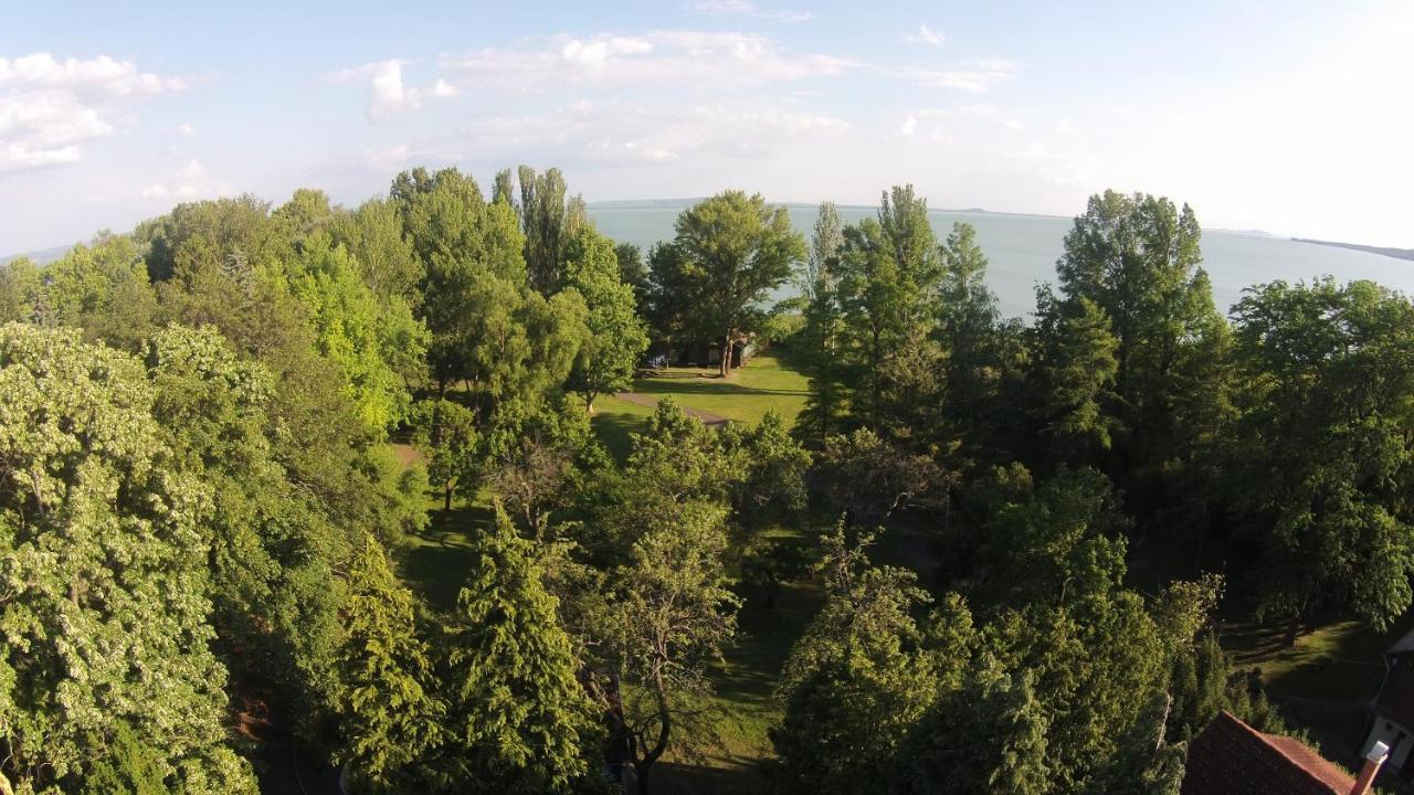Hotel Zánka Vízparti Üdülő Exterior foto